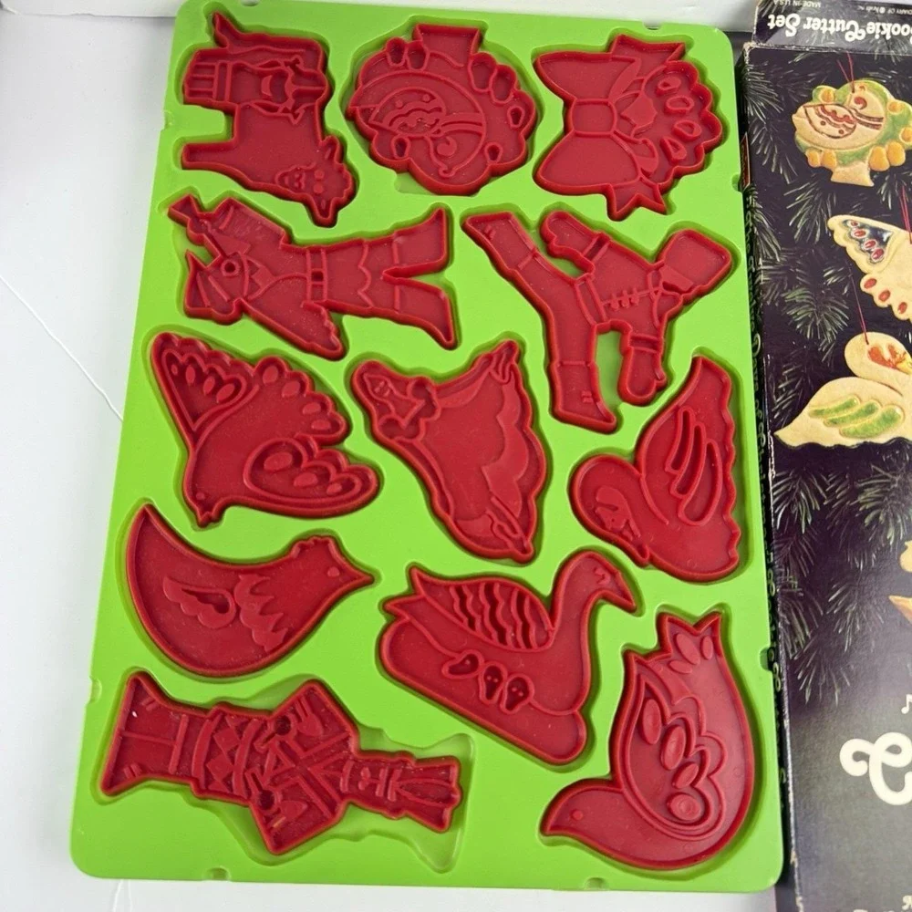 Vintage Chilton The Twelve Days of Christmas Cookie Cutters Set 1978 Red Holiday